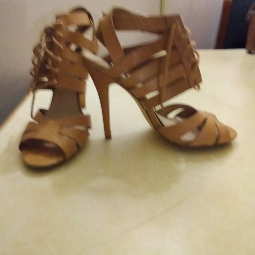 Spring heels - Picture 2 of 2